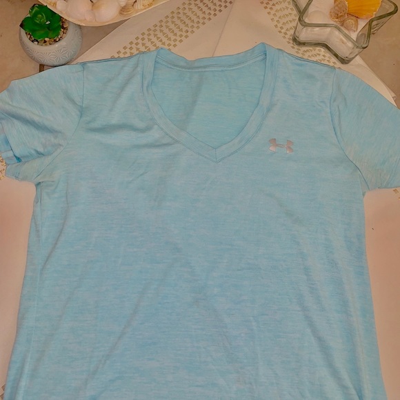 Under Amour light blue V-neck top - Picture 1 of 4